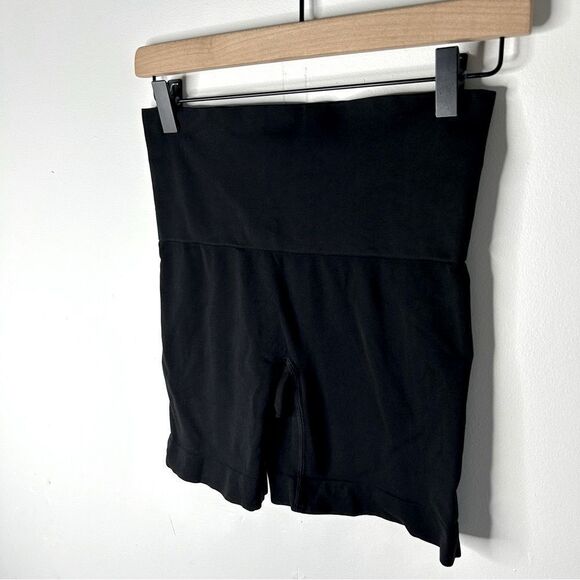 SPANX Black Bike Shorts High-Waisted Compression - Picture 2 of 6